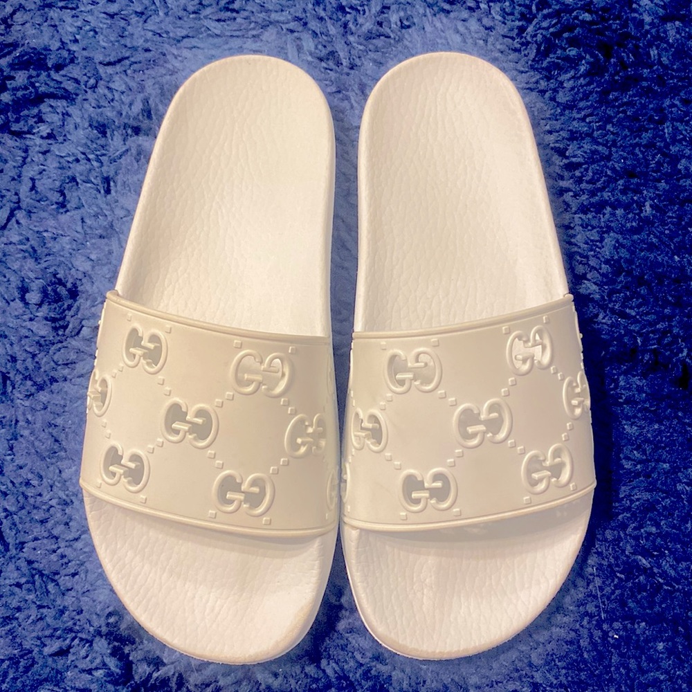 Gucci white GG slide sandals size 7